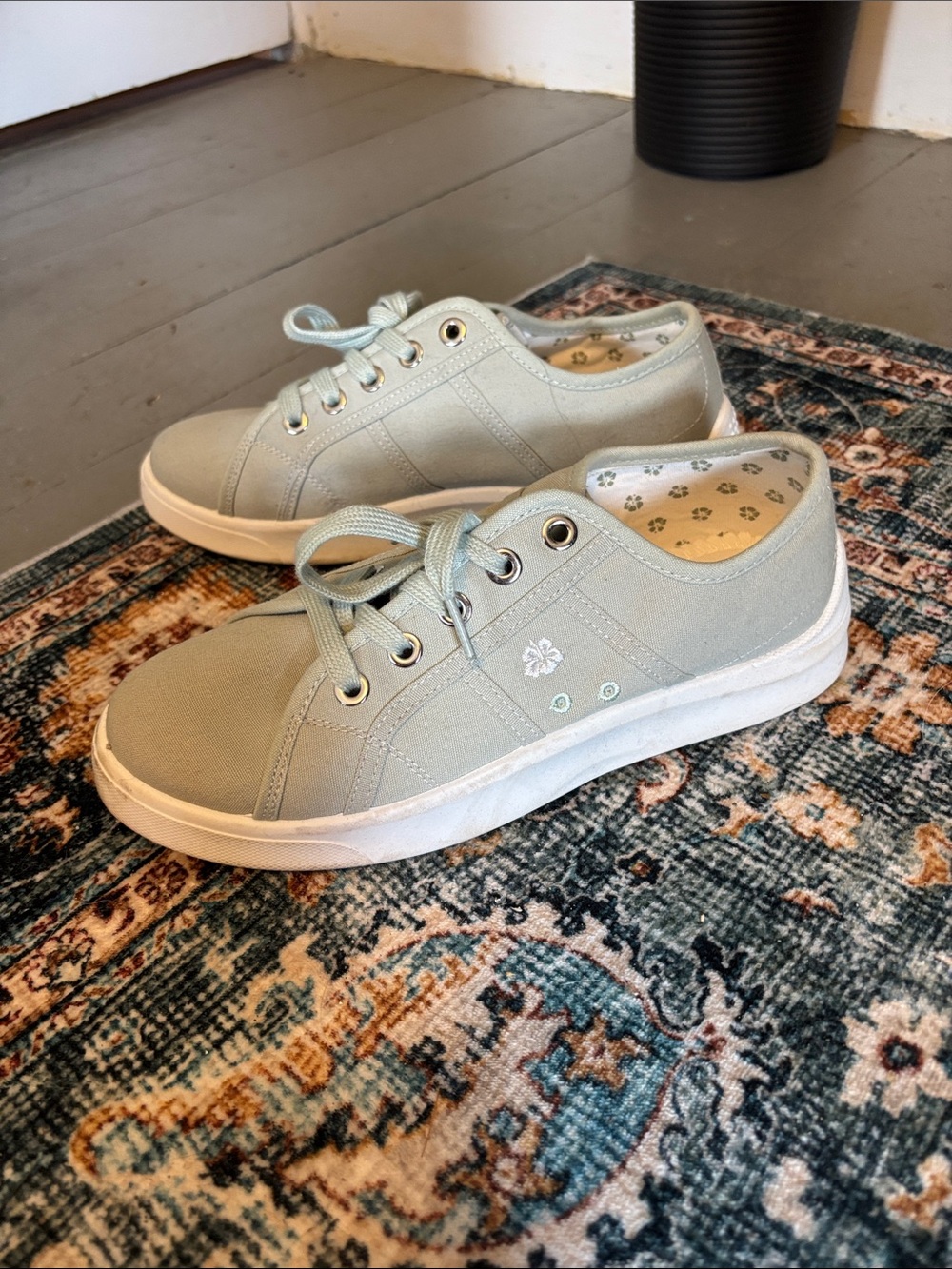 Women's Casual Lace-Up Sneakers in Light Sage